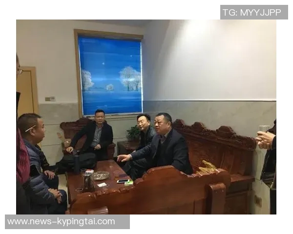 实时新闻深圳羽毛球队在锦标赛中的团队协作表现分析与启示